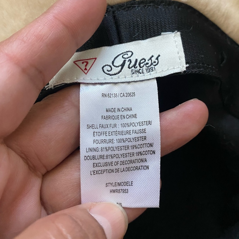 GUESS | Faux Fur Logo Bucket Hat - Picture 6 of 7
